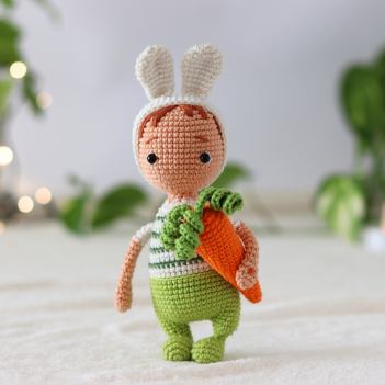 Carl, the rabbit amigurumi amigurumi pattern by yarnacadabra