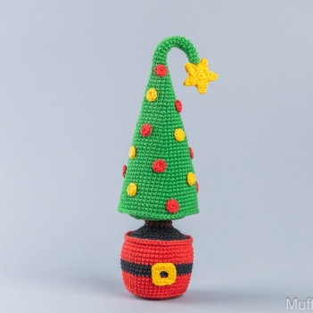 Christmas Tree in a Pot amigurumi pattern by Mufficorn