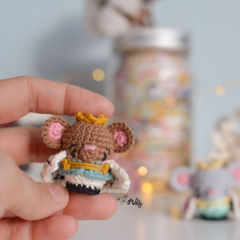 Mini Mouse King from The Nutcracker amigurumi pattern by O Recuncho de Jei