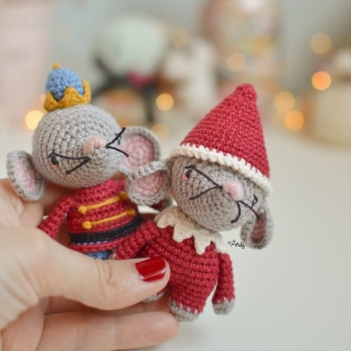 The naughty elf and Mouse King  amigurumi pattern by O Recuncho de Jei