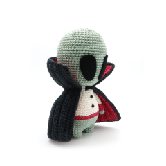 Alien Vampire amigurumi by RoKiKi