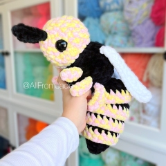 Amanda the Bee & Willow the Wasp amigurumi pattern by All From Jade