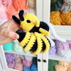 Amanda the Bee & Willow the Wasp amigurumi pattern by All From Jade