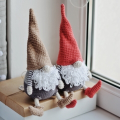 Holiday Gnome Crochet Pattern amigurumi by FireflyCrochet