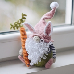 Two Easter Gnomes with a Carrot amigurumi pattern by FireflyCrochet