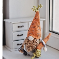 Two Easter Gnomes with a Carrot amigurumi by FireflyCrochet