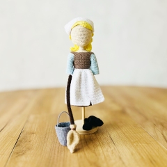 Housemaid outfit amigurumi pattern by Fluffy Tummy