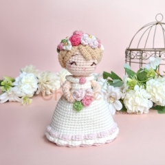 Reversible Bouquet & Bride (medium) amigurumi pattern by Chibiscraft