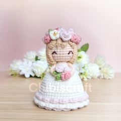 Reversible Bouquet and Bride (mini) amigurumi by Chibiscraft