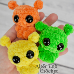 NO SEW Alien in UFO amigurumi pattern by Alter Ego Crochet