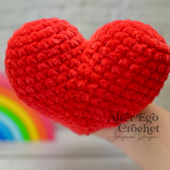 Holly the Heart - Valentine's Day amigurumi pattern by Alter Ego Crochet