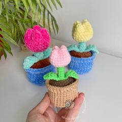 Tulip in a pot amigurumi pattern by CuteVilleToys