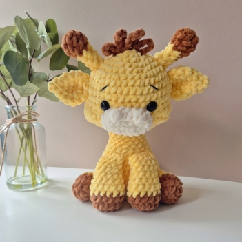 Rolo the Giraffe amigurumi pattern by Sweet Fluffy Stitches