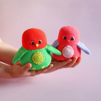 Lovebirds amigurumi pattern by Cara Engwerda