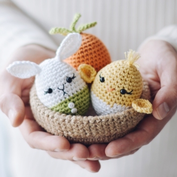 Easter Eggs and Jute Basket amigurumi pattern by FireflyCrochet