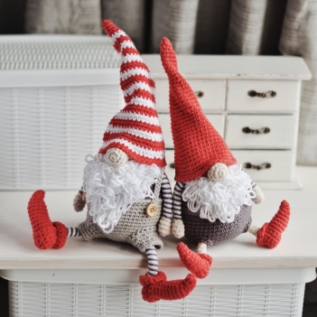 Holiday Gnome Crochet Pattern amigurumi pattern by FireflyCrochet