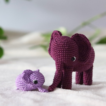 Elephant mother and baby amigurumi pattern by yarnacadabra