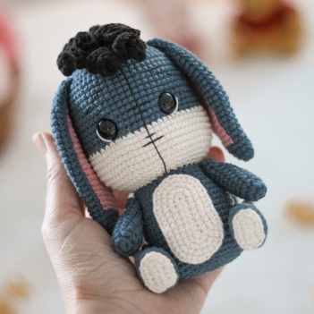 Eeyore amigurumi pattern by Crocheniacs