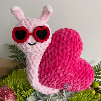 Romantic Snail amigurumi pattern by CuteVilleToys