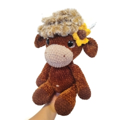 Evelyn Highland Cow amigurumi pattern by Crochetbykim