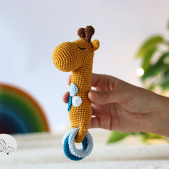 Giraffe rattle pattern amigurumi pattern by yarnacadabra