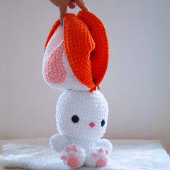 Funny Bunny - The Carrot Bunny amigurumi by Crocheniacs