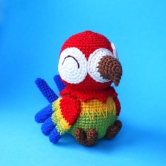 Ruby, the red parrot amigurumi by Amigurumi with Eli