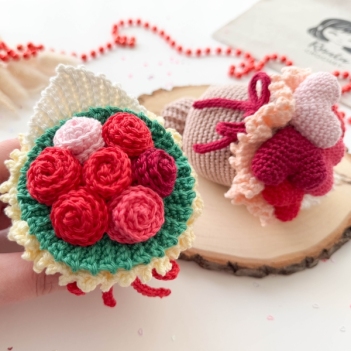 Valentine's Bouquet with Hearts and amigurumi pattern by RNata