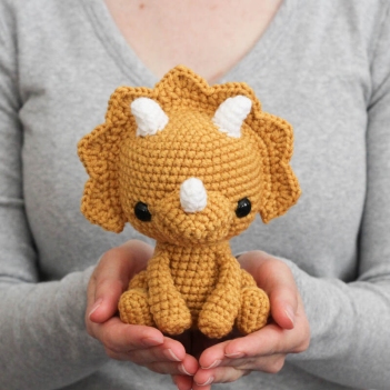 Trixie the Triceratops amigurumi pattern