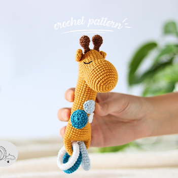 Giraffe rattle pattern amigurumi pattern by yarnacadabra