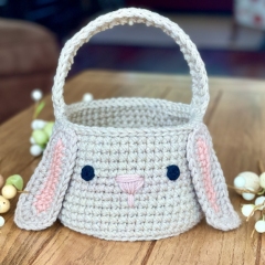 Bunny Easter Basket amigurumi by Crochet to Play