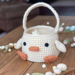 Chick Easter Basket amigurumi by Crochet to Play