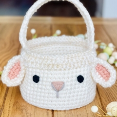 Lamb Easter Basket amigurumi by Crochet to Play