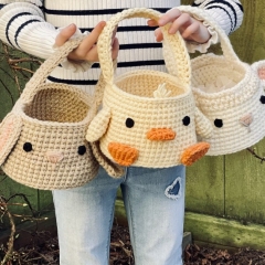 Lamb Easter Basket amigurumi pattern by Crochet to Play