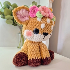 Niamh the Fawn amigurumi pattern by Sweet Fluffy Stitches