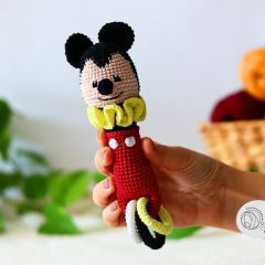 Mickey and Minnie rattle pattern amigurumi by yarnacadabra