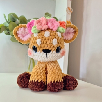 Niamh the Fawn amigurumi pattern by Sweet Fluffy Stitches