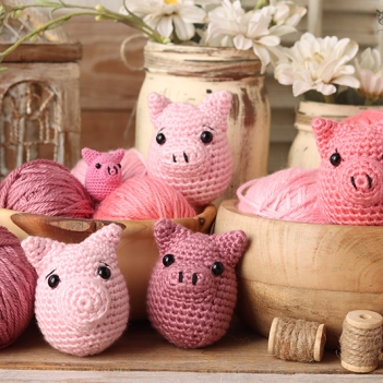 Pig Egg amigurumi pattern by Jen Hayes Creations