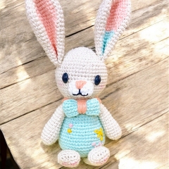 Binky, Easter Bunny amigurumi by Conmismanoss