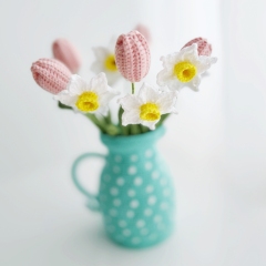 Flower jug amigurumi by Fluffy Tummy
