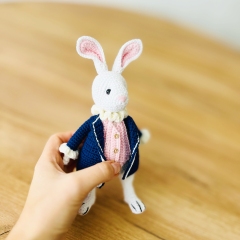 White rabbit amigurumi by Fluffy Tummy