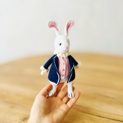 White rabbit amigurumi pattern by Fluffy Tummy