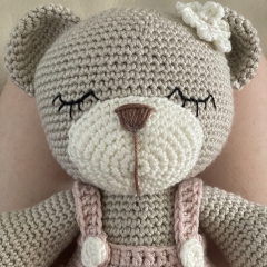 Daisy the Teddy Bear amigurumi pattern by CrochetThingsByB