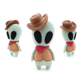 Cowboy Alien amigurumi pattern by RoKiKi