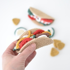 Tacos & Nachos Play Food Toy set amigurumi pattern by Elisas Crochet