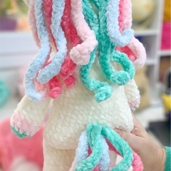 Will and Lou, Unicorn and Bee amigurumi pattern by Conmismanoss