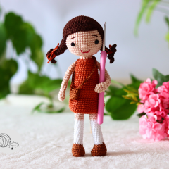 Lili, the crochet doll & quick bear amigurumi by yarnacadabra