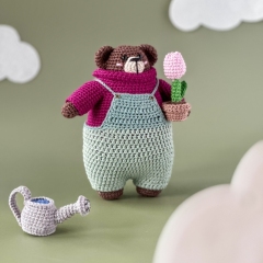 Barry the Gardener Bear amigurumi by Pracownia Blask