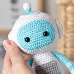 Baby Robot amigurumi pattern by Planet Piu