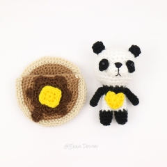 Pocket Pet - Panda in a Pancake amigurumi pattern by Emi Kanesada (Enna Design)